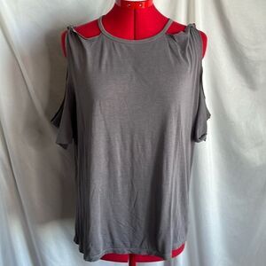 MM57 Design lab by lord & Taylor off the shoulder peek a boo shoulder shirt